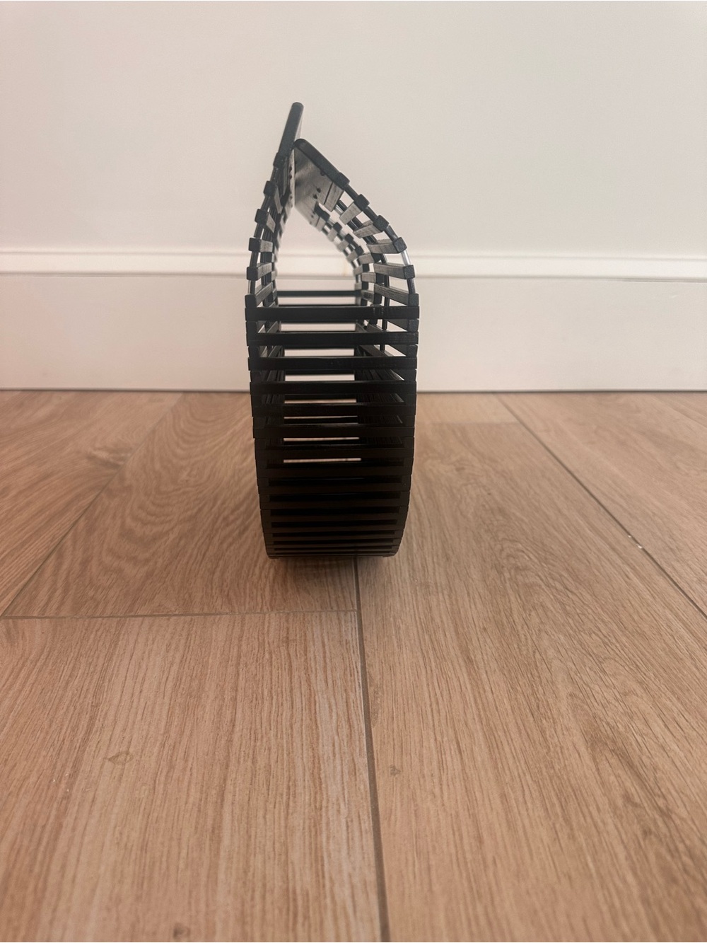 Source Unknown Black Semi-Circle Slatted Handbag - Picture 8 of 8